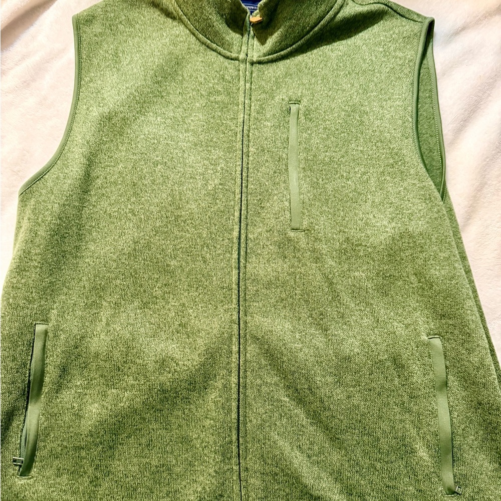 Crown & Ivy Green Sleeveless Vest